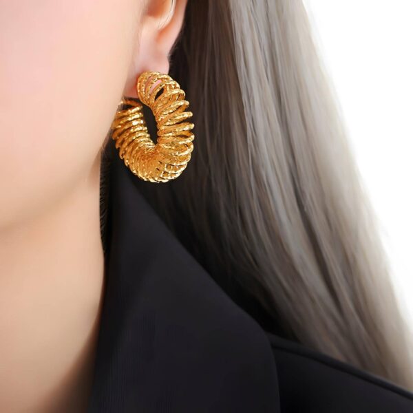 18K GOLD PLATED STAINLESS STEEL "LULU" SPIRAL EARRINGS <p style="font-size:14px;color:#afeeee"> 1BL74-e </p> - Image 3